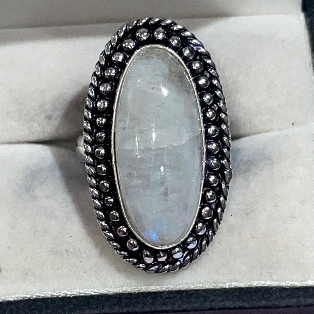 Moonstone 🌙 Ring - Picture 3 of 12